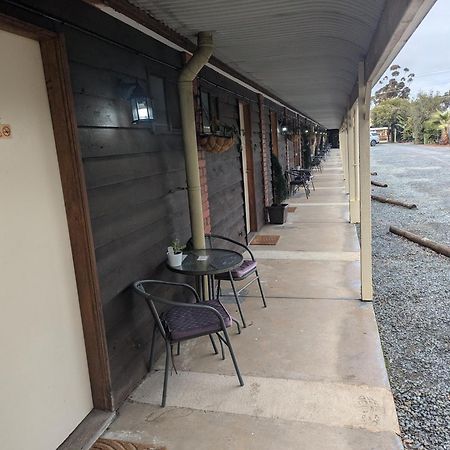 Kyabram Country Motel Екстер'єр фото