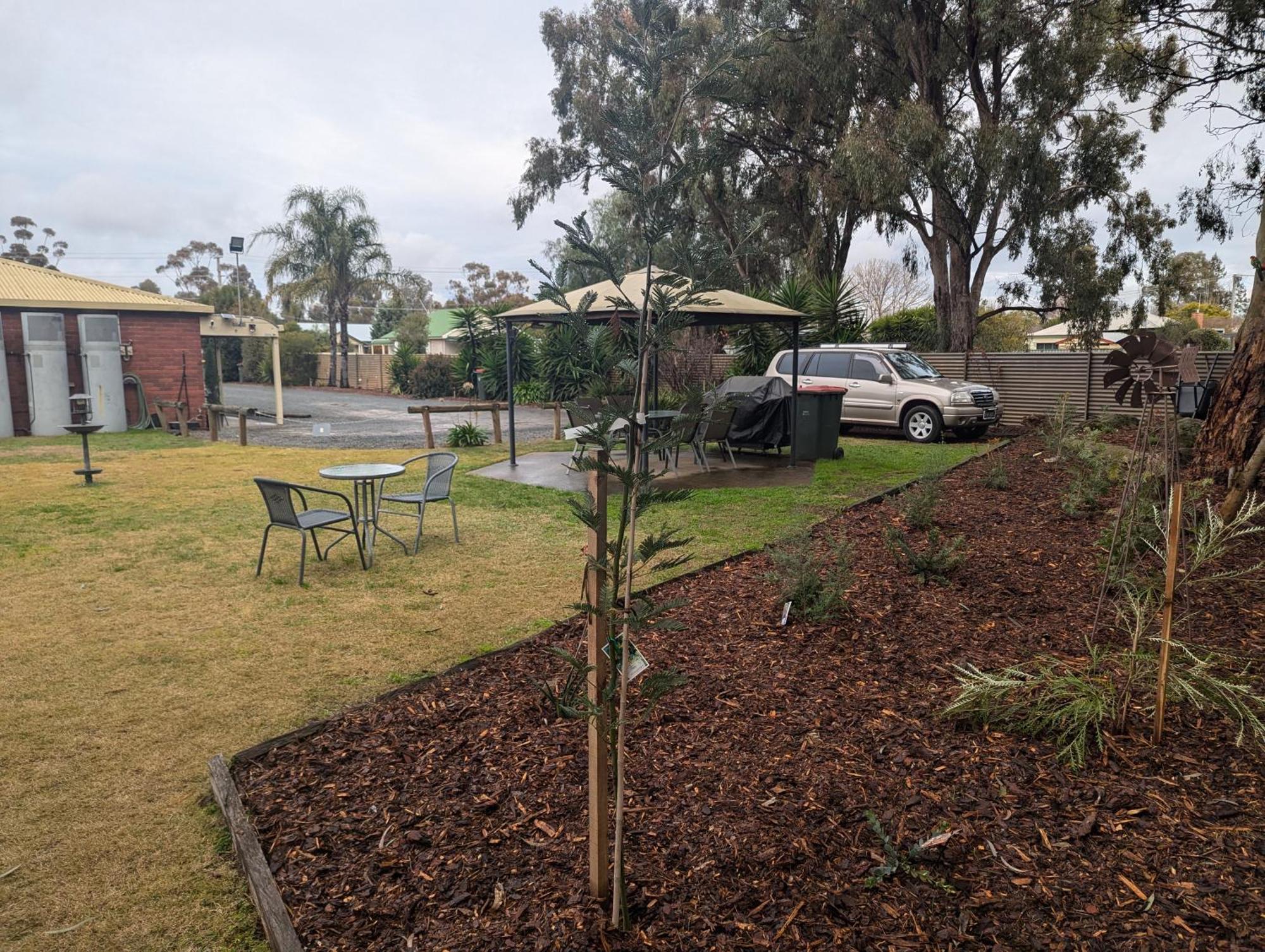 Kyabram Country Motel Екстер'єр фото