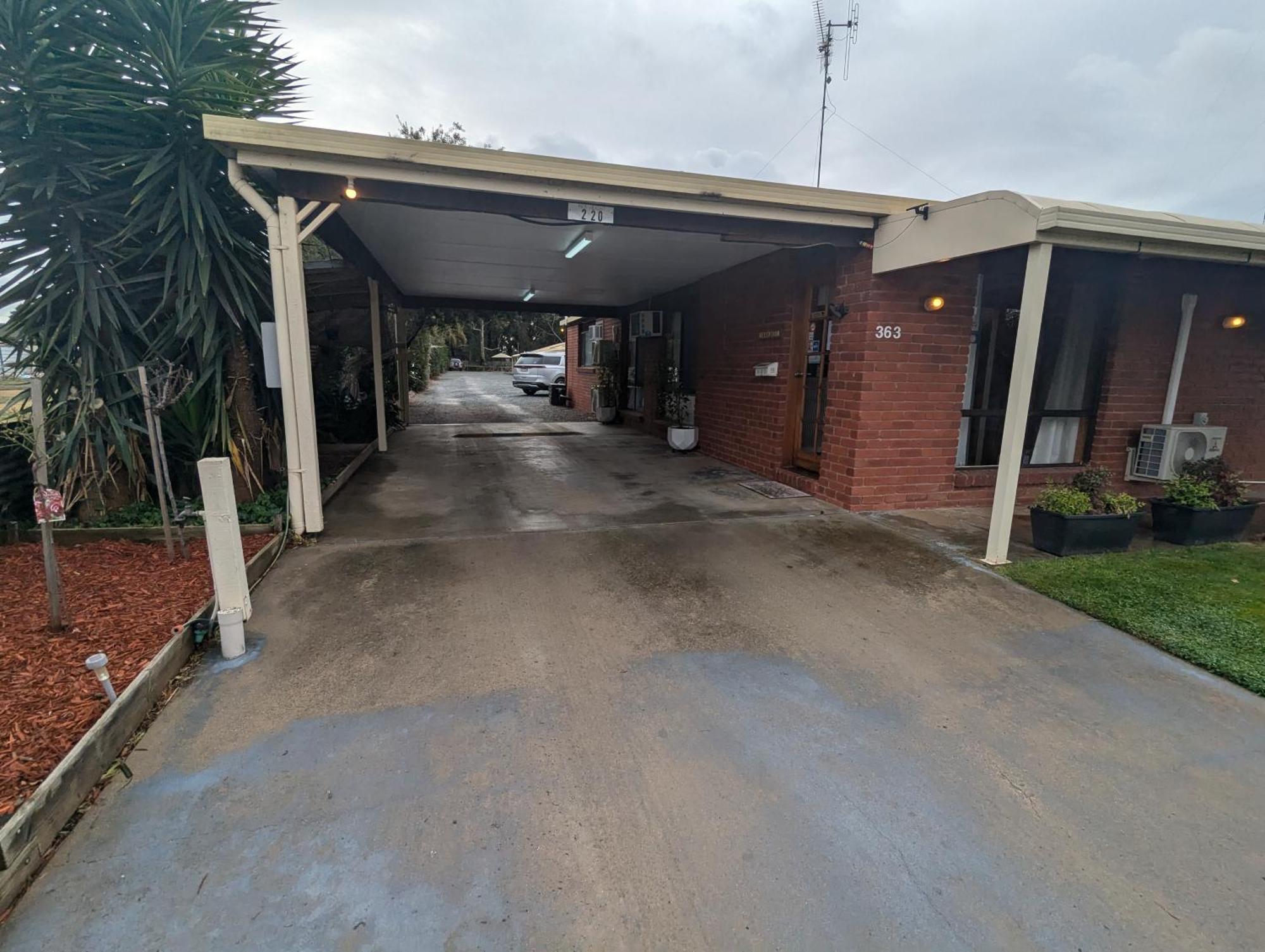 Kyabram Country Motel Екстер'єр фото